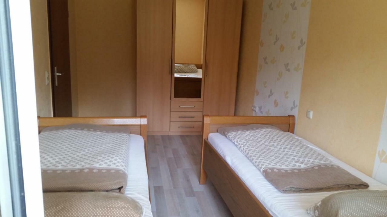 Appartement Am Kirbach à Waldsolms Extérieur photo